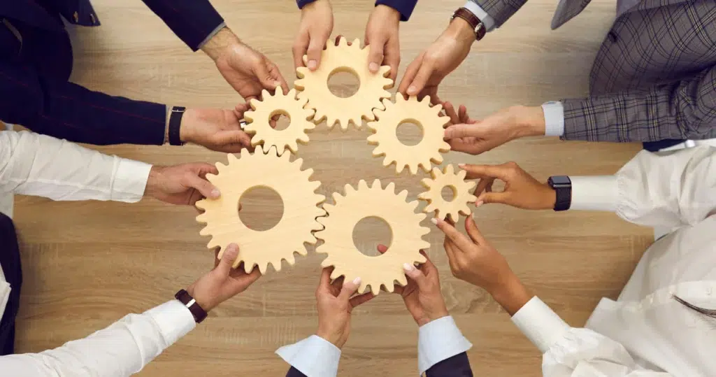 Team Coaching vs Group Coaching: Mana yang Tepat untuk Kebutuhan Anda?
