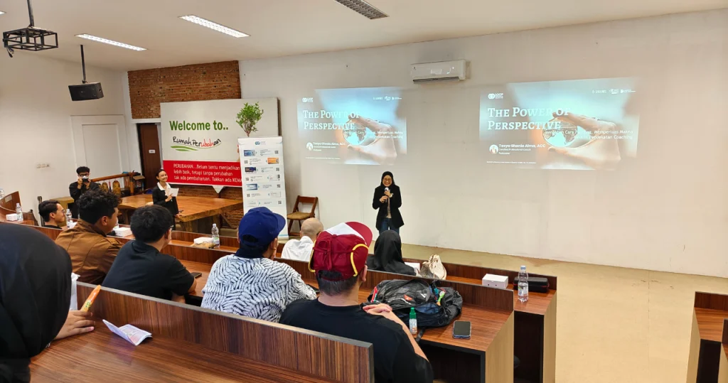 Loop Coaching Goes to Campus: Menghadirkan Perspektif Baru melalui Coaching bersama UNDIRA & SWINS